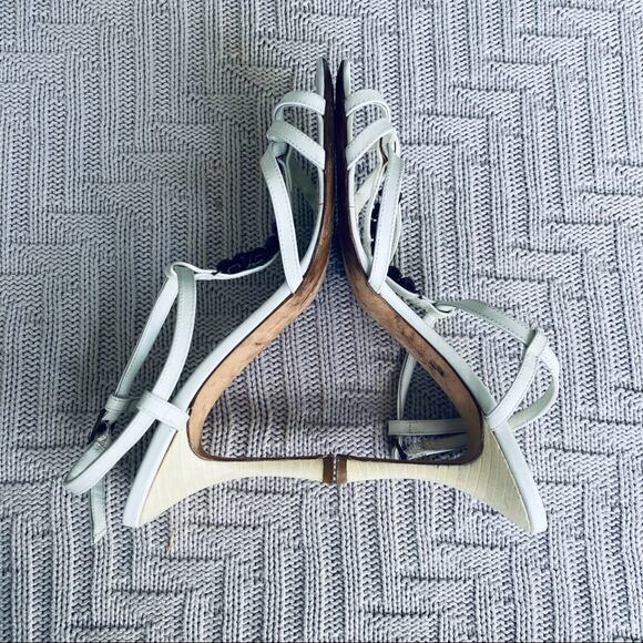 Manolo Blahnik white leather sandals - Picture 5 of 8